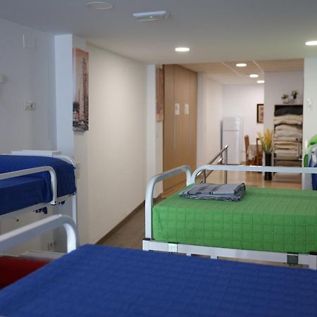 Albergue El Caminante Hostel Portomarín Kültér fotó