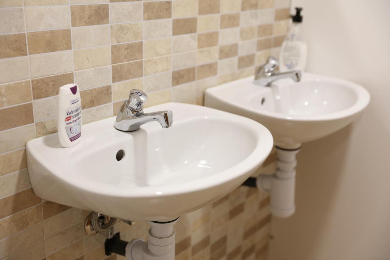 Albergue El Caminante Hostel Portomarín Kültér fotó